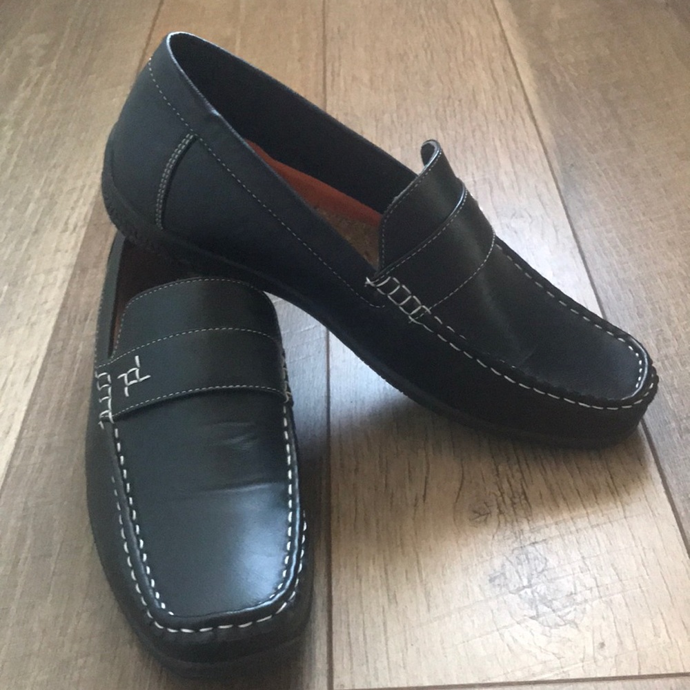 Men’s black loafers